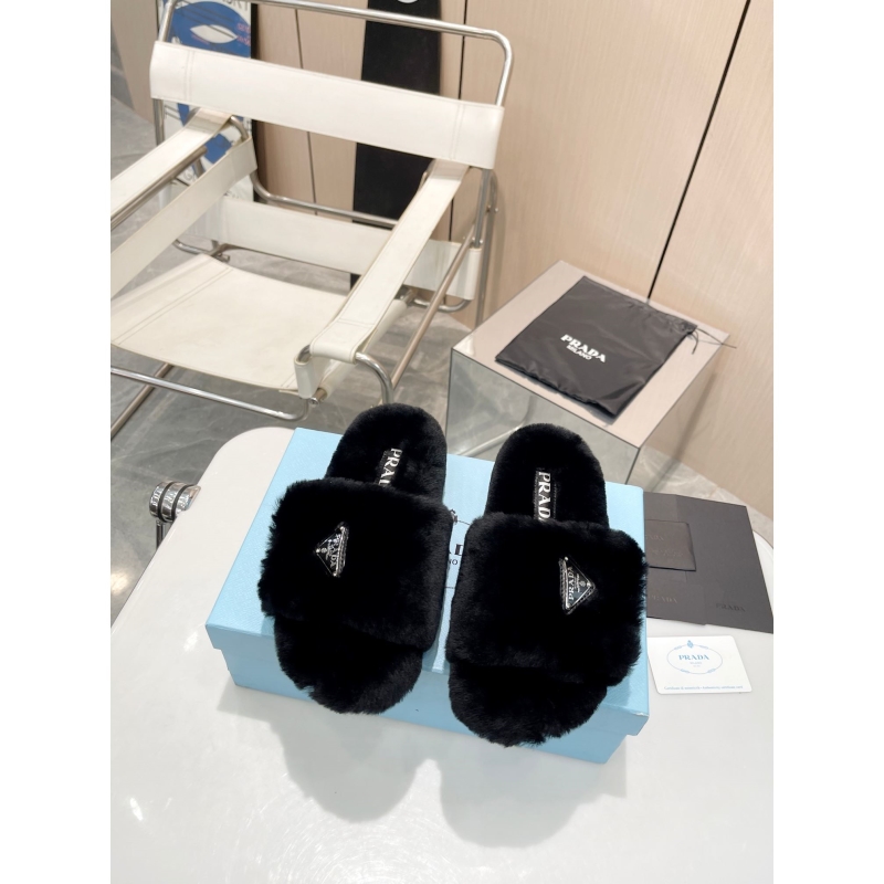 Pra*a slippers